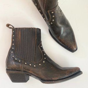 FRYE - Sacha Stud Chelsea Boot